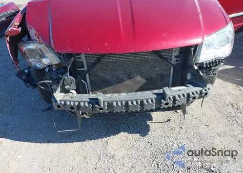 2015 Chrysler Town & Country Touring z USA, uszkodzony, nr VIN 2C4RC1BG2FR609037